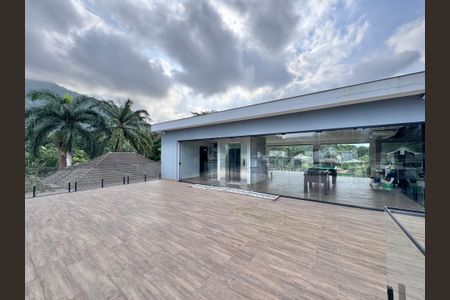 Casa de condomínio à venda com 600m², 4 quartos e 3 vagasÁrea comum