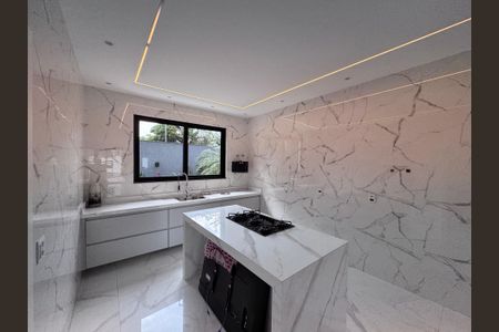 Casa de condomínio à venda com 600m², 4 quartos e 3 vagasCozinha