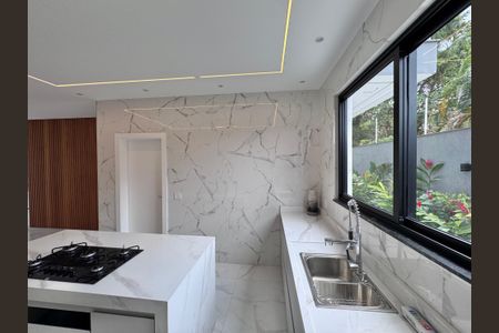 Casa de condomínio à venda com 600m², 4 quartos e 3 vagasCozinha