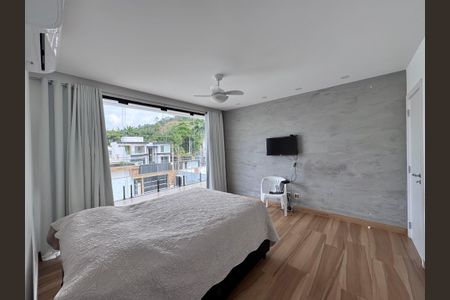 Casa de condomínio à venda com 600m², 4 quartos e 3 vagasSuíte 3