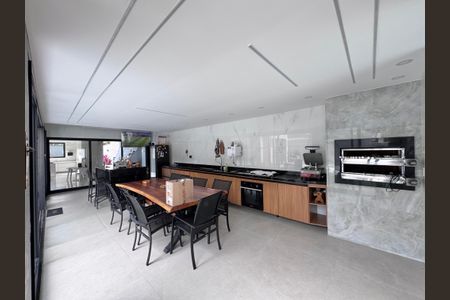 Casa de condomínio à venda com 600m², 4 quartos e 3 vagasÁrea comum