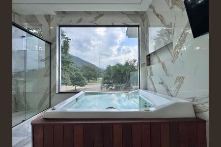 Casa de condomínio à venda com 600m², 4 quartos e 3 vagasBanheiro da Suíte 1