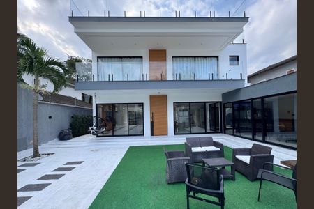 Casa de condomínio à venda com 600m², 4 quartos e 3 vagasÁrea comum