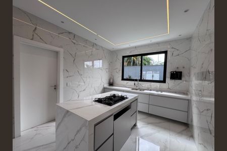 Casa de condomínio à venda com 600m², 4 quartos e 3 vagasCozinha