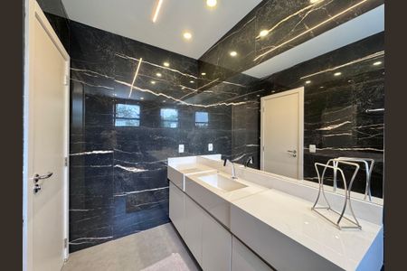 Casa de condomínio à venda com 600m², 4 quartos e 3 vagasBanheiro da Suíte 3