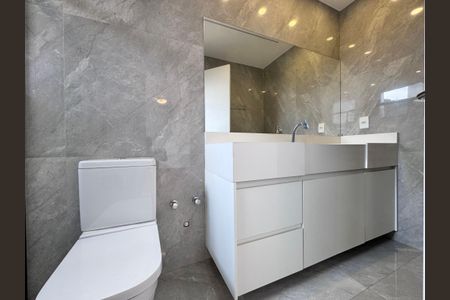 Casa de condomínio à venda com 600m², 4 quartos e 3 vagasBanheiro da Suíte 4