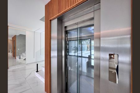 Casa de condomínio à venda com 600m², 4 quartos e 3 vagasSala