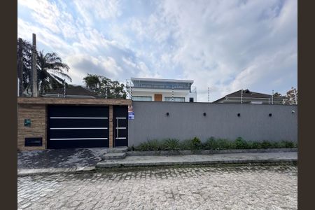 Casa de condomínio à venda com 600m², 4 quartos e 3 vagasFachada