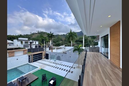 Casa de condomínio à venda com 600m², 4 quartos e 3 vagasSuíte 1