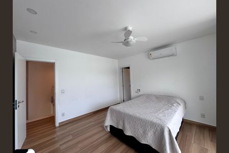 Casa de condomínio à venda com 600m², 4 quartos e 3 vagasSuíte 3