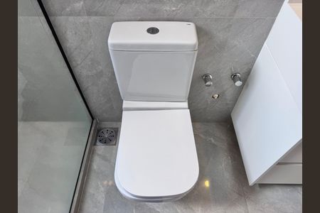 Casa de condomínio à venda com 600m², 4 quartos e 3 vagasBanheiro da Suíte 4