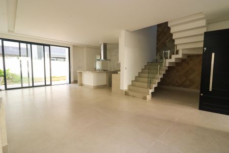 Casa de condomínio à venda com 216m², 3 quartos e 4 vagasSala