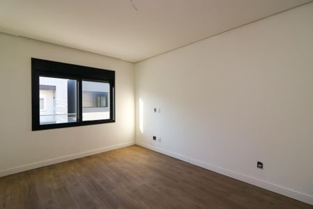 Casa de condomínio à venda com 216m², 3 quartos e 4 vagasSuíte 2