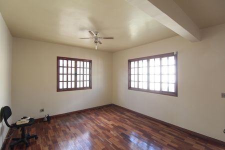 Casa para alugar com 103m², 2 quartos e 2 vagasSala