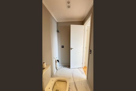 Apartamento à venda com 88m², 2 quartos e 3 vagas Apartamento à venda com 88m², 2 quartos e 3 vagasBanheiro da Suíte 2