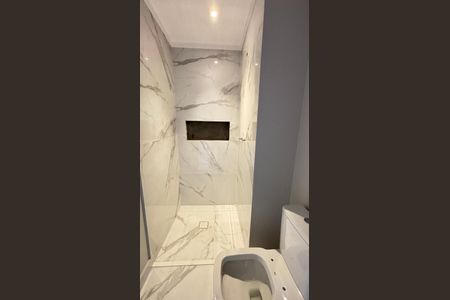 Apartamento à venda com 88m², 2 quartos e 3 vagas Apartamento à venda com 88m², 2 quartos e 3 vagasBanheiro da Suíte 2