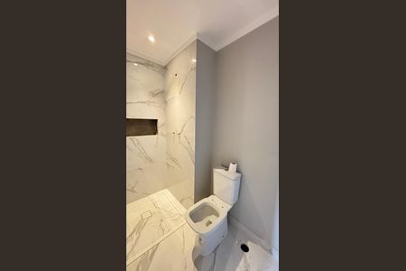Apartamento à venda com 88m², 2 quartos e 3 vagas Apartamento à venda com 88m², 2 quartos e 3 vagasBanheiro da Suíte 2