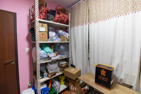 Casa de condomínio à venda com 400m², 5 quartos e 2 vagas Casa de condomínio à venda com 400m², 5 quartos e 2 vagasQuarto de Serviço