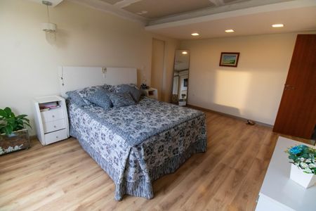 Casa de condomínio à venda com 400m², 5 quartos e 2 vagas Casa de condomínio à venda com 400m², 5 quartos e 2 vagasSuíte