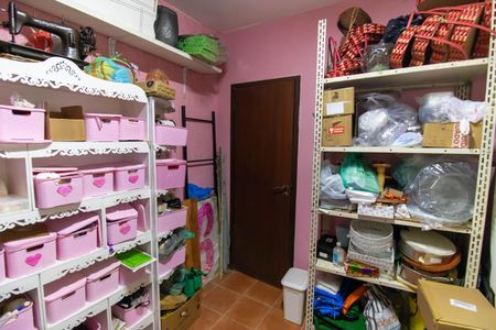 Casa de condomínio à venda com 400m², 5 quartos e 2 vagas Casa de condomínio à venda com 400m², 5 quartos e 2 vagasQuarto de Serviço