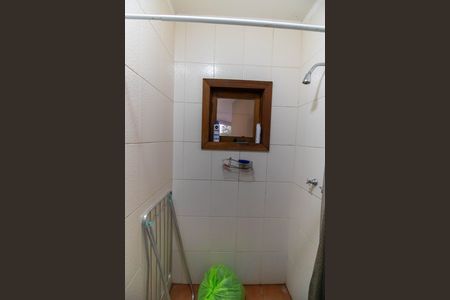 Casa de condomínio à venda com 400m², 5 quartos e 2 vagas Casa de condomínio à venda com 400m², 5 quartos e 2 vagasBanheiro de serviço