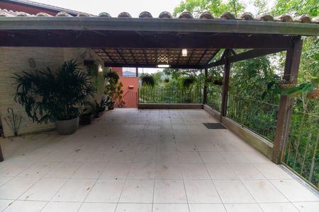 Casa de condomínio à venda com 400m², 5 quartos e 2 vagas Casa de condomínio à venda com 400m², 5 quartos e 2 vagasGaragem