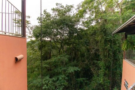 Casa de condomínio à venda com 400m², 5 quartos e 2 vagas Casa de condomínio à venda com 400m², 5 quartos e 2 vagasVista da Suíte 2