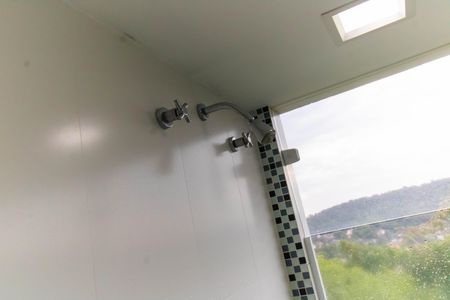 Casa de condomínio à venda com 400m², 5 quartos e 2 vagas Casa de condomínio à venda com 400m², 5 quartos e 2 vagasBanheiro da Suíte