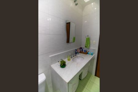 Casa de condomínio à venda com 400m², 5 quartos e 2 vagas Casa de condomínio à venda com 400m², 5 quartos e 2 vagasBanheiro da Suíte 2