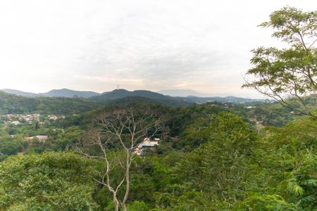 Casa de condomínio à venda com 400m², 5 quartos e 2 vagas Casa de condomínio à venda com 400m², 5 quartos e 2 vagasVista do Quarto 3