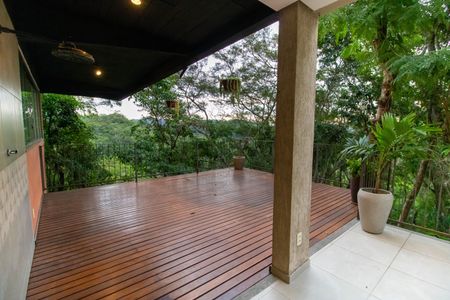 Casa de condomínio à venda com 400m², 5 quartos e 2 vagas Casa de condomínio à venda com 400m², 5 quartos e 2 vagasÁrea externa