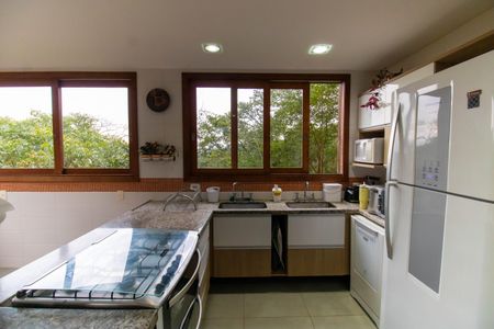 Casa de condomínio à venda com 400m², 5 quartos e 2 vagas Casa de condomínio à venda com 400m², 5 quartos e 2 vagasCozinha