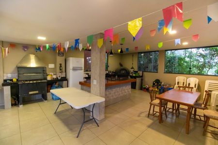 Casa de condomínio à venda com 400m², 5 quartos e 2 vagas Casa de condomínio à venda com 400m², 5 quartos e 2 vagasÁrea externa