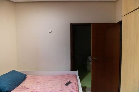 Casa de condomínio à venda com 400m², 5 quartos e 2 vagas Casa de condomínio à venda com 400m², 5 quartos e 2 vagasSuíte 2