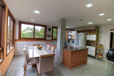 Casa de condomínio à venda com 400m², 5 quartos e 2 vagas Casa de condomínio à venda com 400m², 5 quartos e 2 vagasCozinha