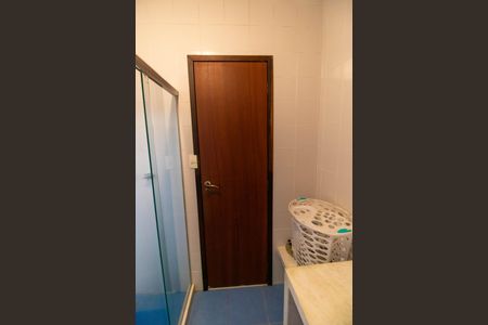 Casa de condomínio à venda com 400m², 5 quartos e 2 vagas Casa de condomínio à venda com 400m², 5 quartos e 2 vagasBanheiro Social