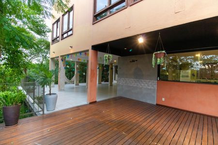 Casa de condomínio à venda com 400m², 5 quartos e 2 vagas Casa de condomínio à venda com 400m², 5 quartos e 2 vagasÁrea externa