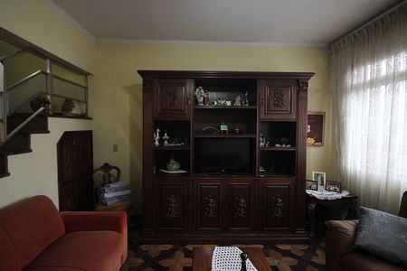 Casa à venda com 218m², 3 quartos e 3 vagasSala