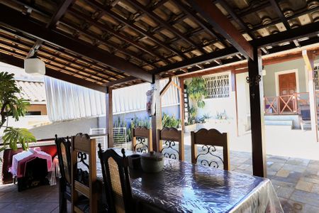 Casa à venda com 400m², 4 quartos e 1 vagaChurrasqueira