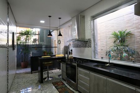 Casa à venda com 400m², 4 quartos e 1 vagaCozinha