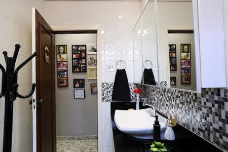 Casa à venda com 400m², 4 quartos e 1 vagaBanheiro