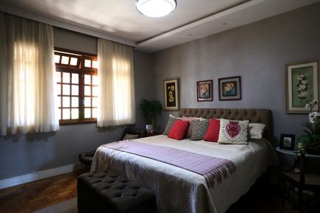 Casa à venda com 400m², 4 quartos e 1 vagaQuarto