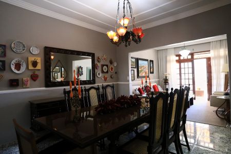 Casa à venda com 400m², 4 quartos e 1 vagaSala de Jantar