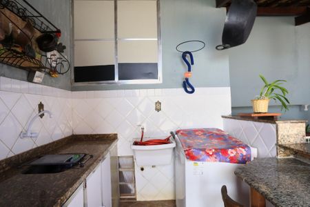 Casa à venda com 400m², 4 quartos e 1 vagaÁrea de Serviço