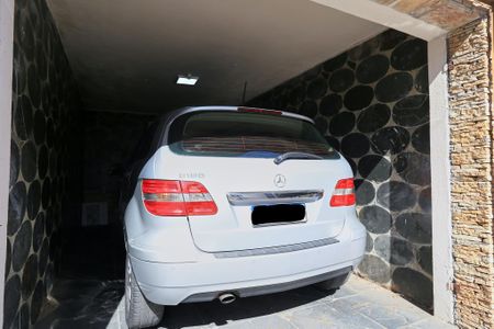 Casa à venda com 400m², 4 quartos e 1 vagaGaragem