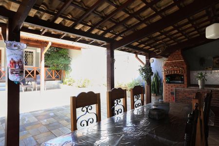 Casa à venda com 400m², 4 quartos e 1 vagaChurrasqueira