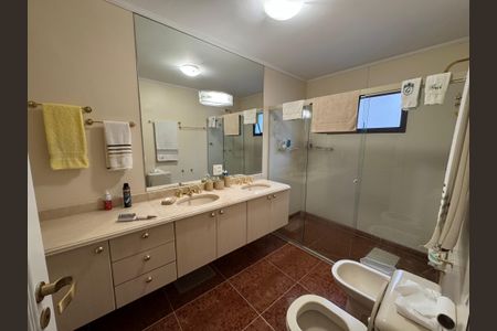 Apartamento para alugar com 230m², 4 quartos e 3 vagasBanheiro da Suíte 1