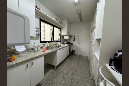 Apartamento para alugar com 230m², 4 quartos e 3 vagasCozinha 