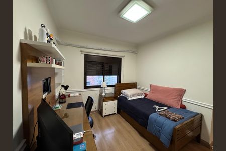 Apartamento para alugar com 230m², 4 quartos e 3 vagasSuíte 2