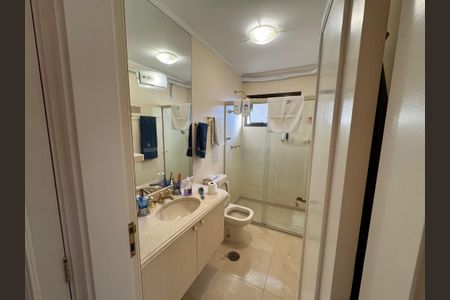 Apartamento para alugar com 230m², 4 quartos e 3 vagasBanheiro da Suíte 3